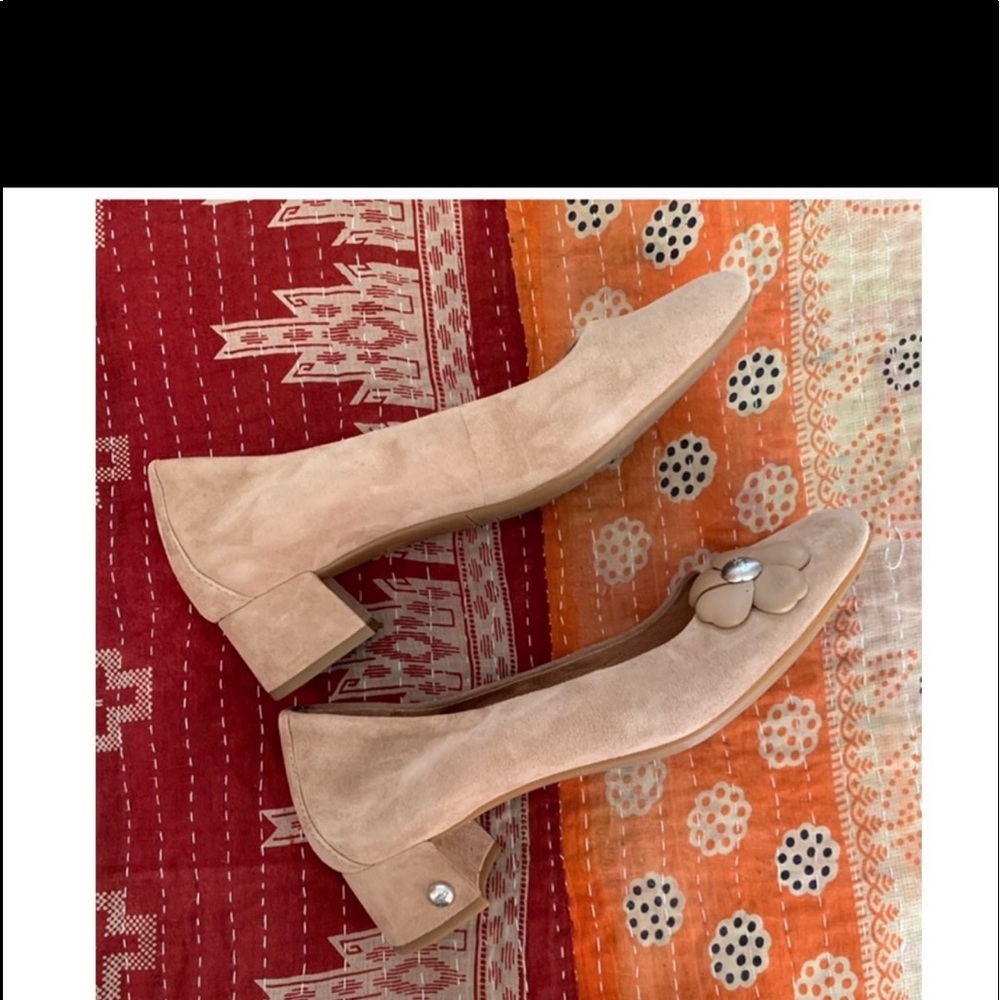 Ugg shoes - Picture 2 of 3